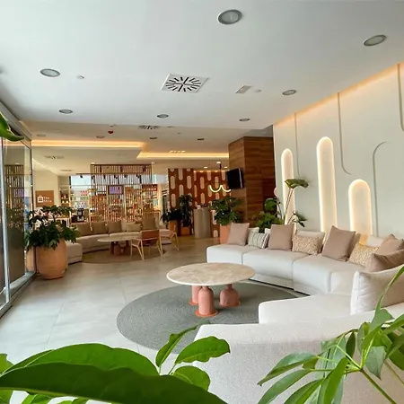 塞维利亚希尔顿花园酒店