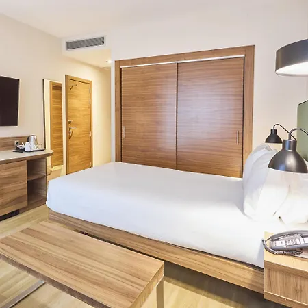 Hilton Garden 4*