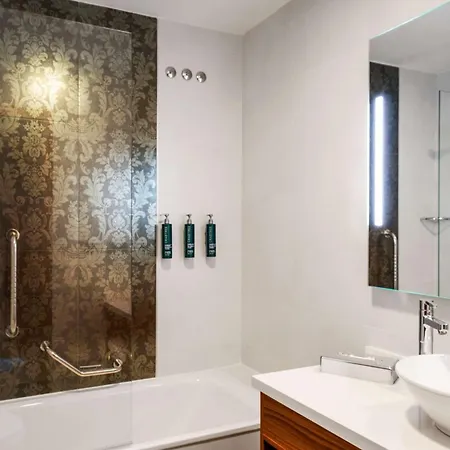 Hilton Garden Отель Севилья