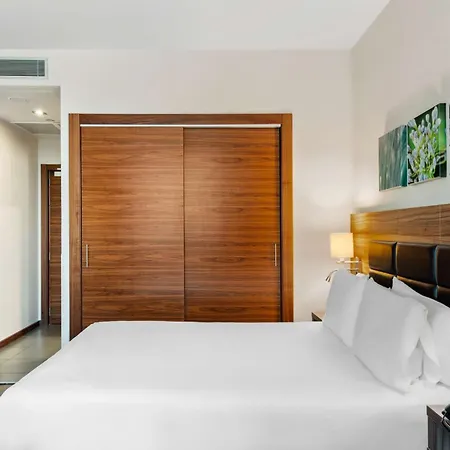 Hilton Garden 4* Севилья
