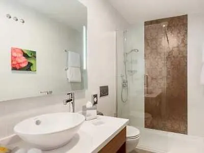 Отель Hilton Garden 4*
