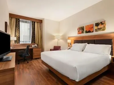 Hilton Garden Отель Севилья